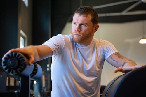 Canelo Álvarez enciende las alarmas tras ser operado, ¿dirá adiós al ring?