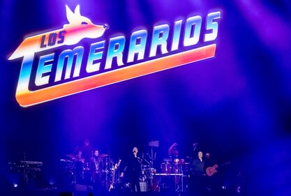 En un encuentro único con sus fanáticos de todas las edades, Los Temerarios ofrecieron la primera de sus dos presentaciones en el Estadio GNP Seguros, recinto que fue testigo de una noche llena de temas que marcaron la carrera de la agrupación en más de 40 años dentro de la industria, por lo cual el público coreó canciones como “Dímelo", "Solo te quiero a ti", "Te hice mal", "Por qué te conocí", entre otras.