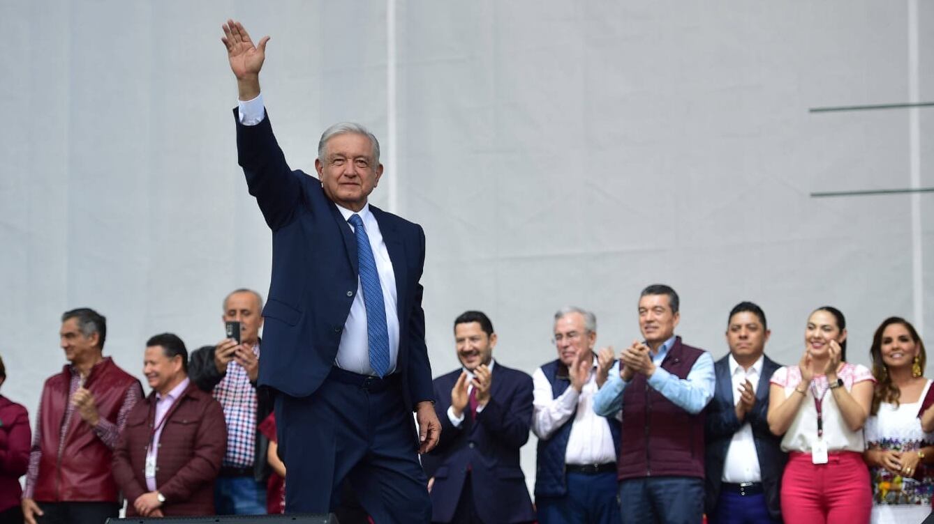 El presidente Andrés Manuel López Obrador (AMLO) encabeza el ‘AMLOFest’ en el Zócalo de la Ciudad de México.