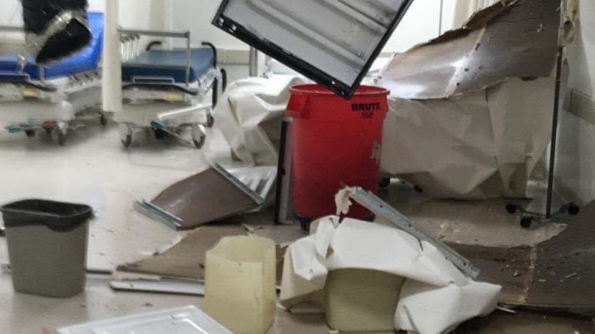 Colapsa techo del hospital IMSS Bienestar Nogales.