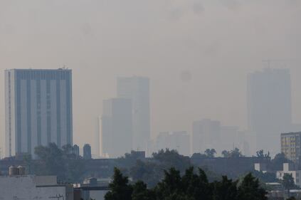 Las autoridades capitalinas han anunciado que la calidad del aire es "extremadamente mala" durante las primeras horas de 2023