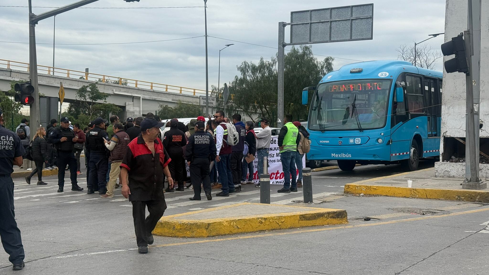 Trabajadores de la Secretaría de Bienestar denunciaron violaciones a sus derechos laborales y exigieron justicia