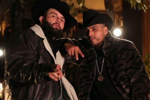 Carín León reacciona a rumores de romance con Espinoza Paz: “Pinch* bola de nacos”