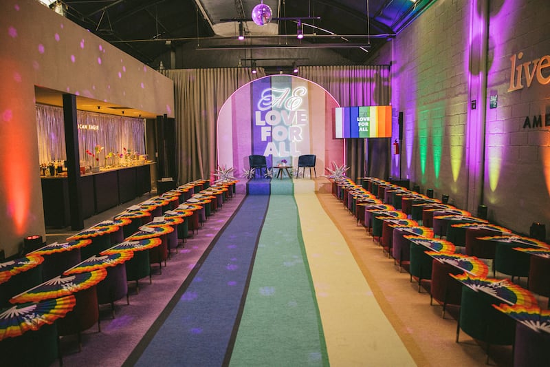 A través de un evento dedicado a la convivencia se dio la presentación de una colección genderless que apoya la diversidad LGBTQ+