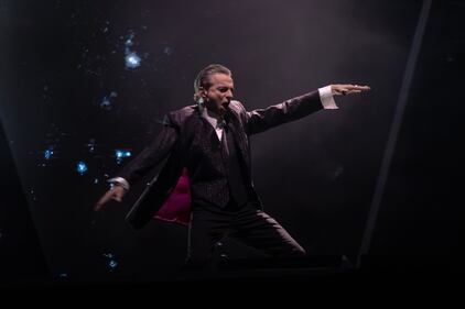 David Gahan, Martin Lee Gore y Andrew John Fletcher contagiaron a sus fanáticos con la energía de su gira ‘Memento Mori World Tour’, en la cual sorprendieron con temas como “Enjoy The Silence”, “Walking On My Shoes”, entre otros.