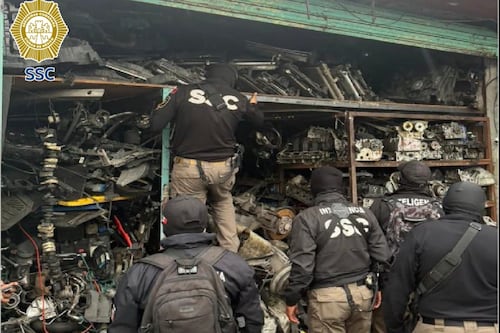 Golpe al robo de autos en Iztapalapa: aseguran 11 toneladas de autopartes y aparente droga