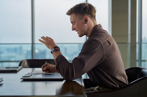 Esta es la colección más fashion y tecnológica de smartwatches, audífonos y tablets