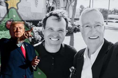 ¿Salinas Pliego mintió? Trump no se tomó fotos en cena navideña de la Casa Blanca, afirma periodista