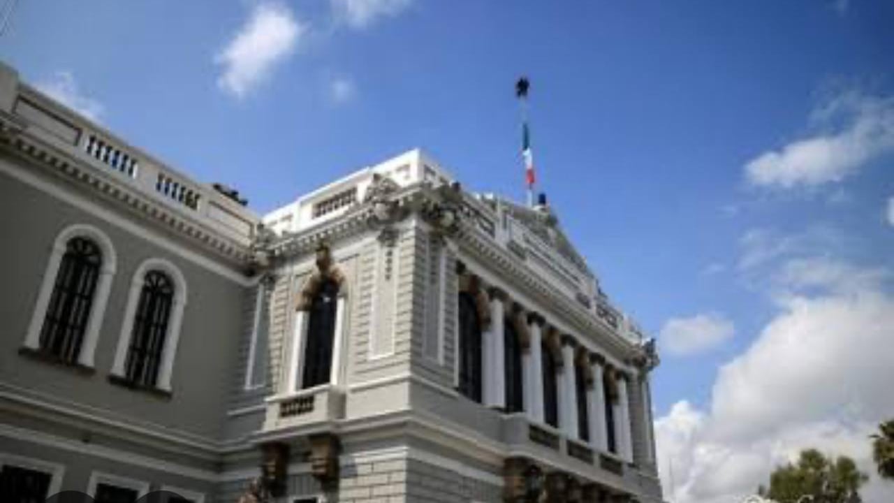 Esta situación no solo constituye una falta ética grave, sino que vulnera la estabilidad económica de las familias universitarias