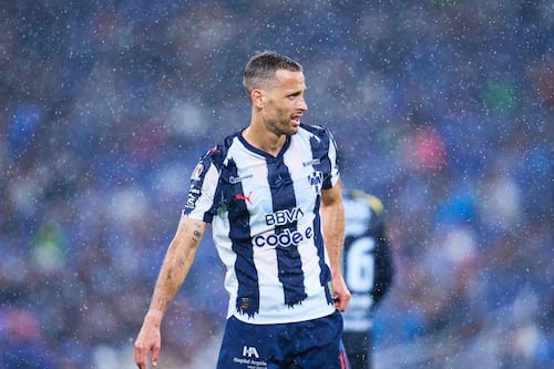 Acusan a Sergio Canales de romper el vestidor de Rayados: Esto habría hecho