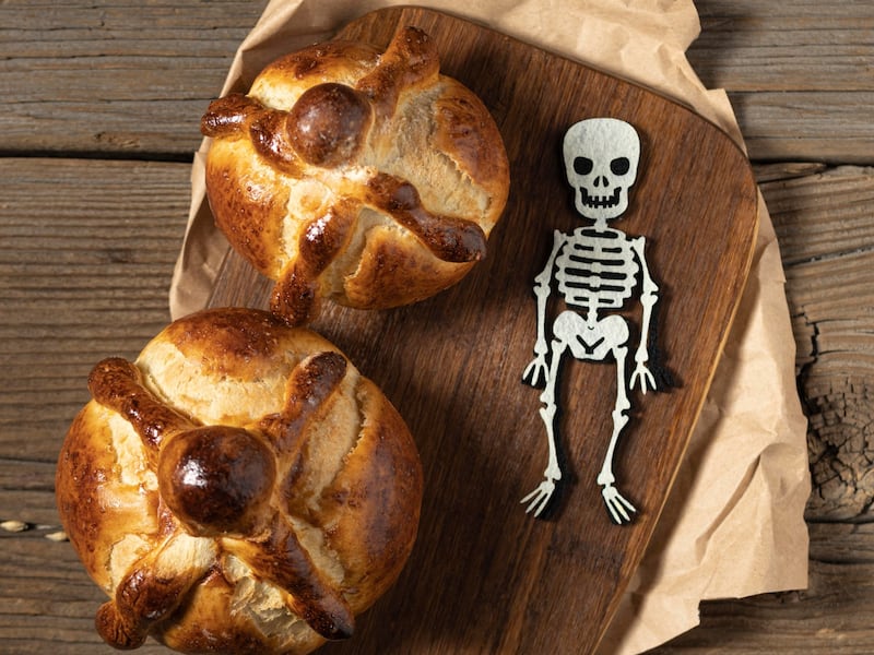 Una cerveza tipo bock y el pan más emblemático de México se encuentran en un equilibrio de sabores tostados y especiados