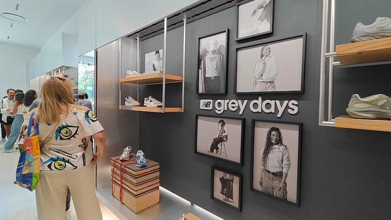 Disfruta del  Grey Days 2025, la iniciativa de New Balance que rinde tributo al gris con diseños clásicos, música y comunidad