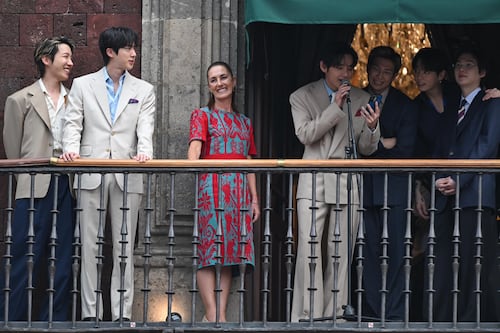 “Fomentan una cultura de paz e inclusión”: Sheinbaum celebra visita de BTS en el Zócalo