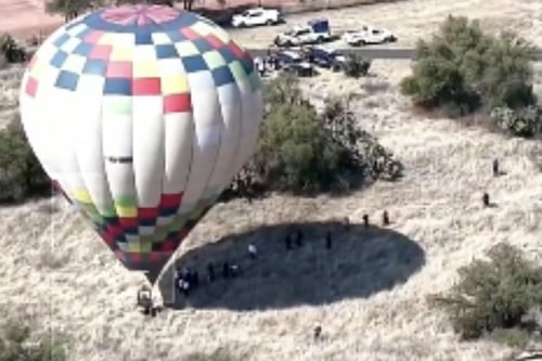 Aterrizaje de emergencia en Teotihuacán: globo aerostático desciende junto a la Pirámide del Sol