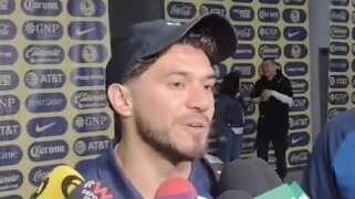 Henry martín anotó el primer gol del América en el primer tiempo pero fue anulado por falta.