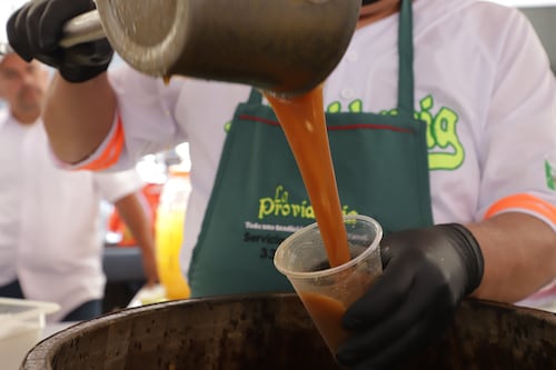 Regalan más de 25 mil vasos de tejuino en el Centro Histórico Guadalajara