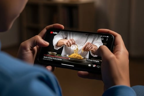 ¡Adiós subtítulos! YouTube estrena función de audio multilingüe para doblar vídeos en varios idiomas