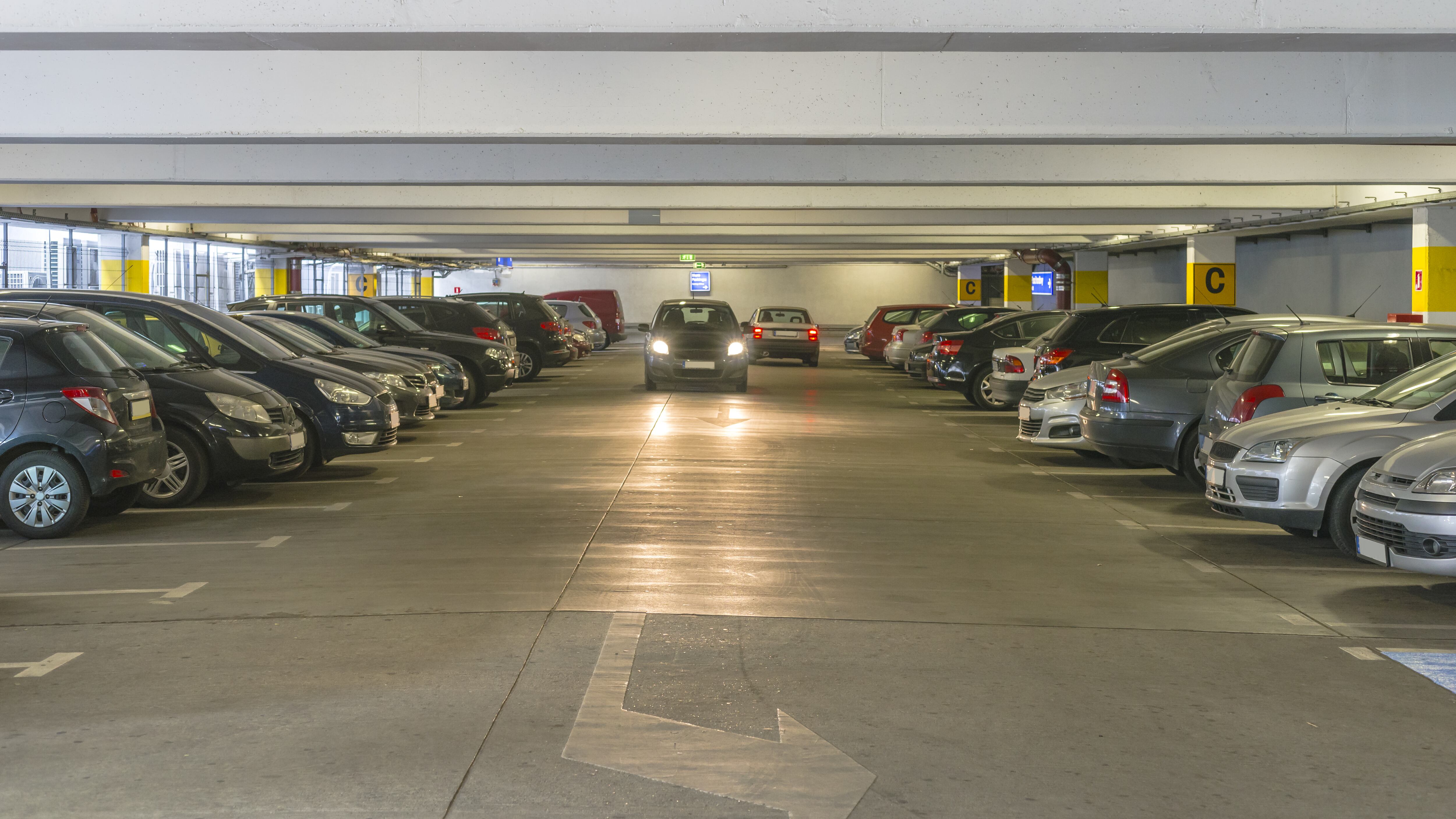 Los estacionamientos en Monterrey tienen precios en ocasiones demasiado altos.