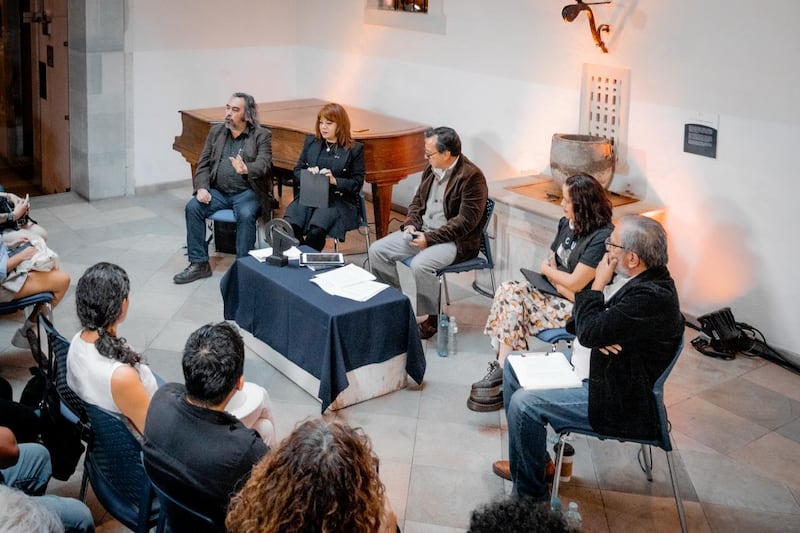 Amigos y colegas del periodista cultural se reunieron en el Museo de la Universidad de Guanajuato para recordar al comunicador