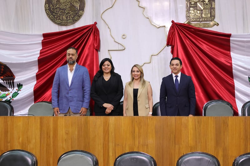La presidenta de la Mesa Directiva, destacó que, en todo estado democrático, debe de prevalecer ante todo una autentica división de poderes.