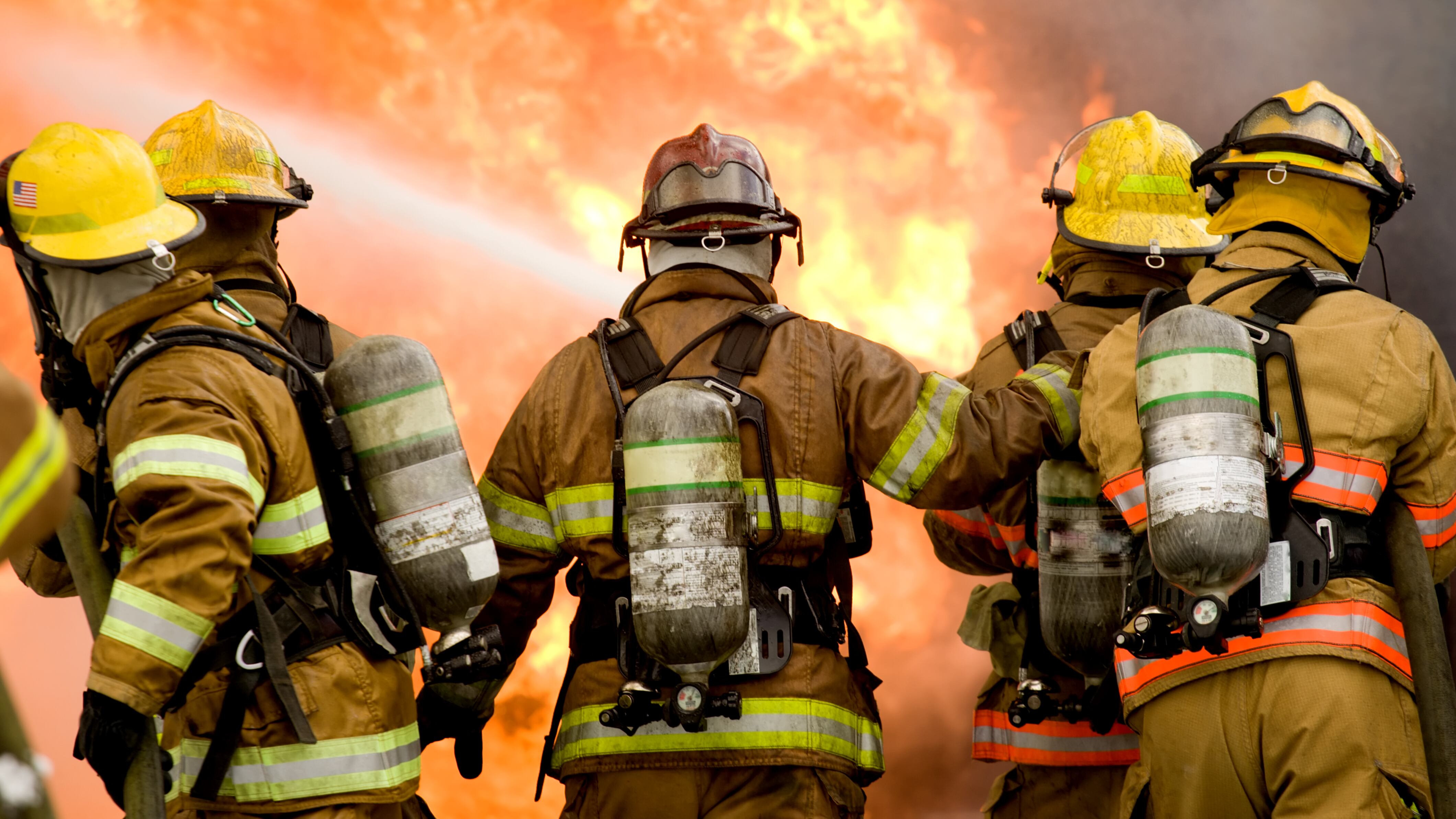 Bomberos de Nuevo León requiere del apoyo de municipios para operar al 100%.