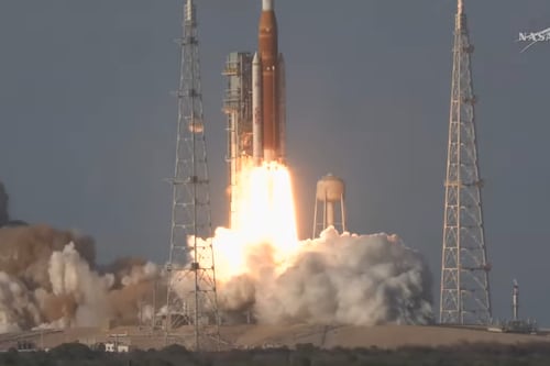 Astronautas del Artemis II reportar primer problema tras salir al espacio