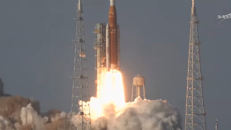 Astronautas del Artemis II reportar primer problema tras salir al espacio