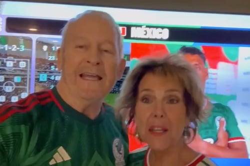 Embajador de EE. UU. se pone la camiseta de México y le echa porras al Tri en el duelo contra Corea del Sur