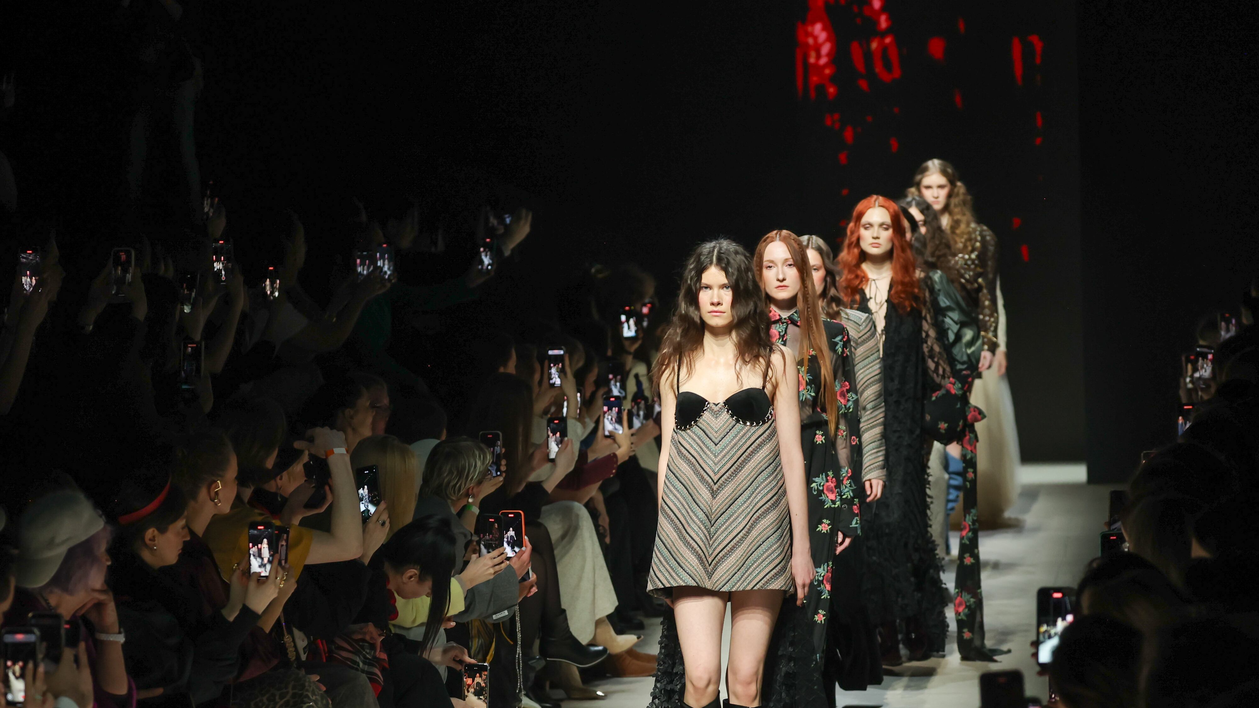 El escaparate internacional de moda rusa reunió a 200 diseñadores de 27 regiones y 9 países