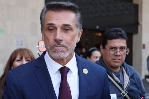 ¿Burla a los votantes? Sergio Mayer pide disculpas pero ya planea su siguiente escape de la Cámara