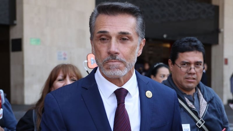 Sergio Mayer presenta renuncia a Morena tras meses de polémica y desgaste interno