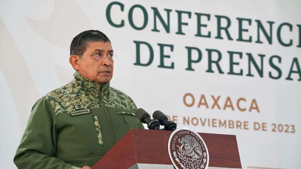 Secretario de la Defensa Nacional.