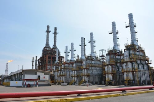 Fuga en refinería de Pemex en Salina Cruz activa protocolos de seguridad