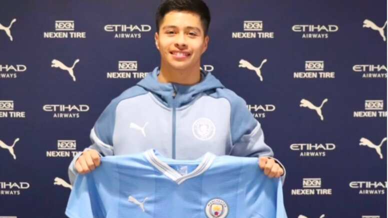 Alejandro Alcalá se unirá a las inferiores del Manchester City.