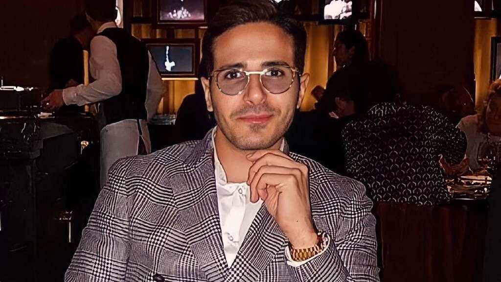 El israelí Simon Leviev dijo que la película documental de Netflix ‘El estafador de Tinder’ producida por Bernadette Higgins es un invento.