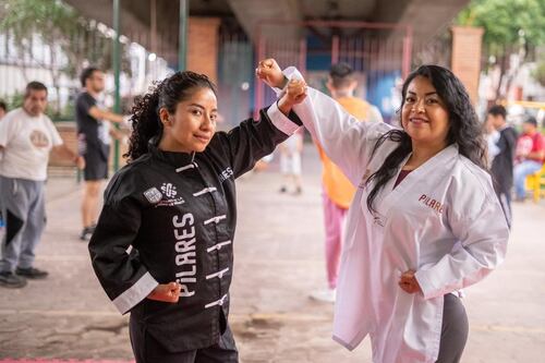 Clase gratis de defensa personal para mujeres, ve qué hacer ante asaltante o novio golpeador