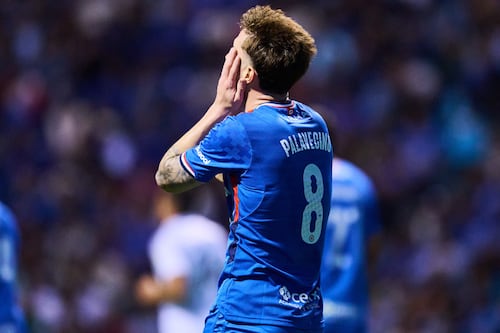 Se le cae el proyecto a Larcamón: Cruz Azul fracasa en CCC y la afición pide su salida