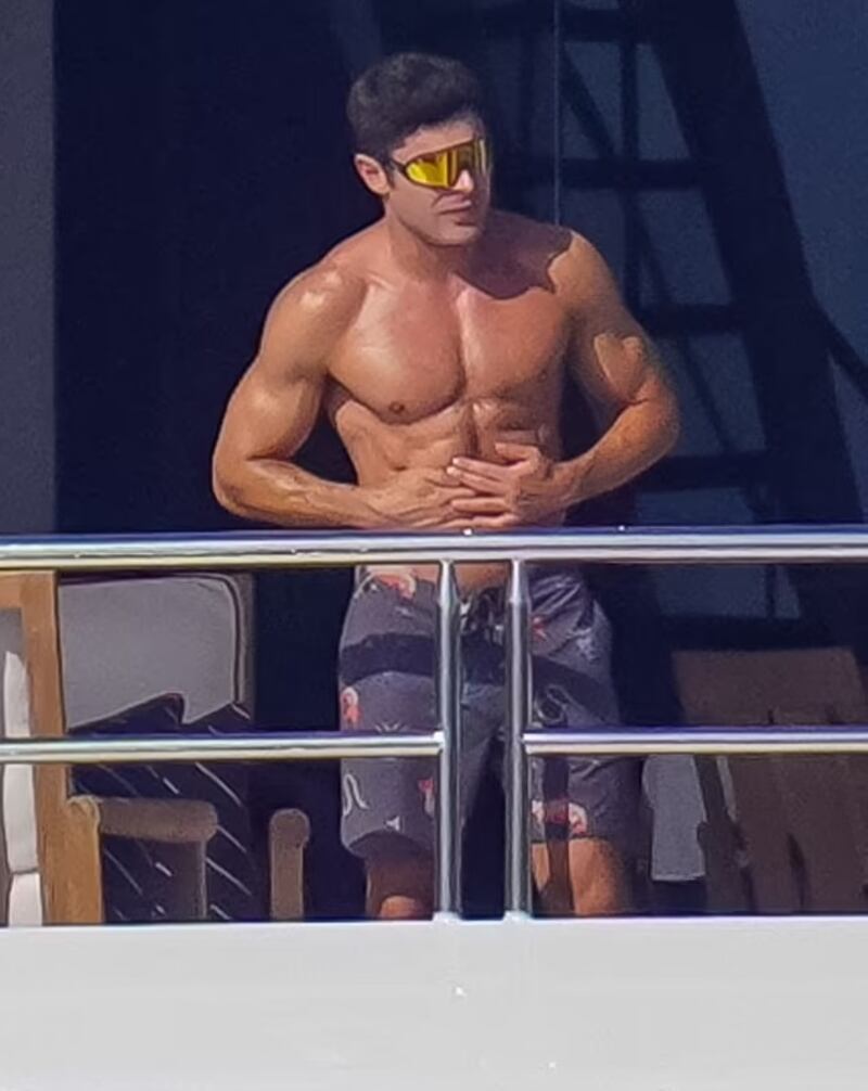 Zac Efron en St. Tropez. Foto: Daily Mail