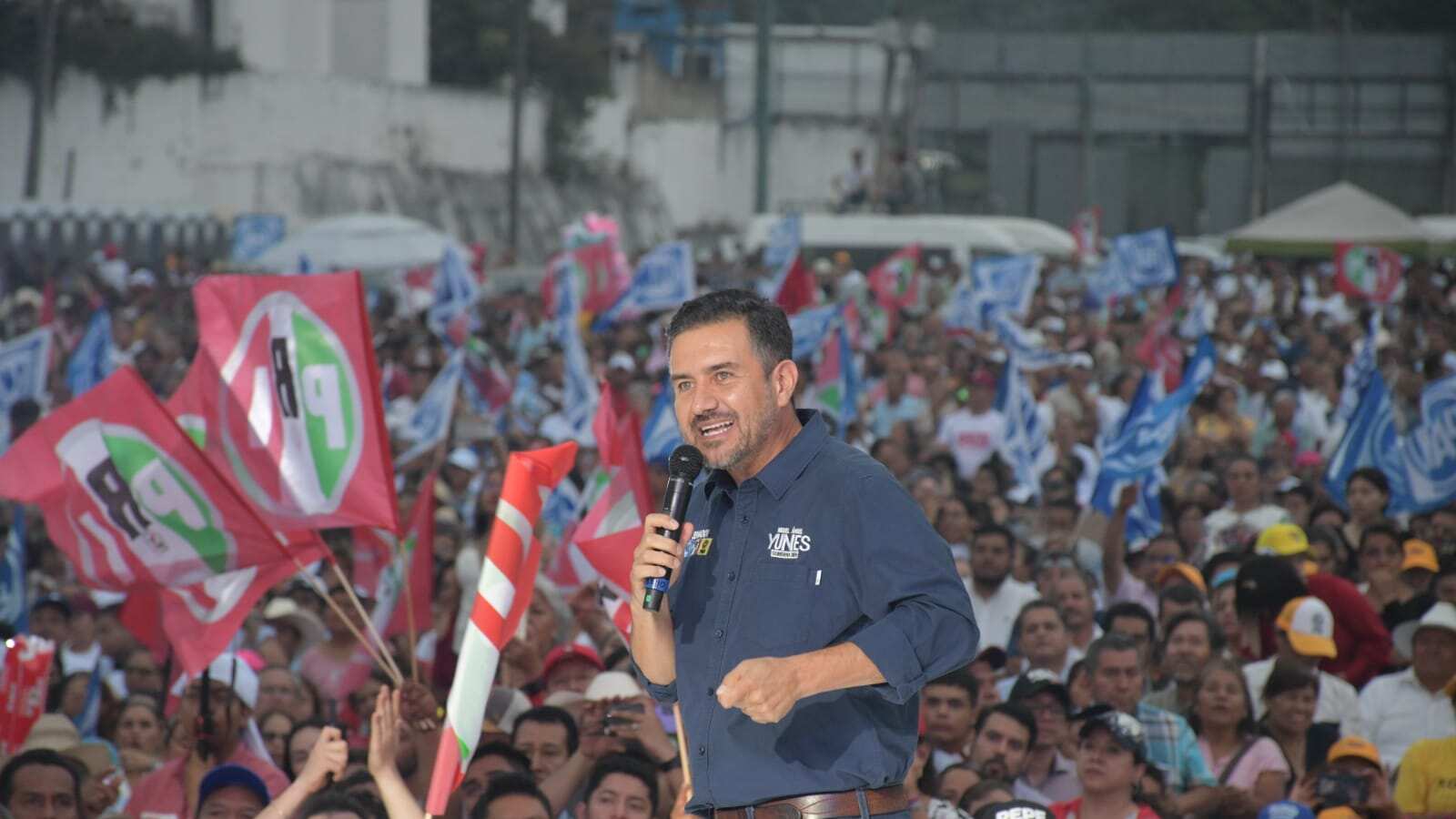 Senador Miguel Ángel Yunes deja al PAN y se suma a Morena