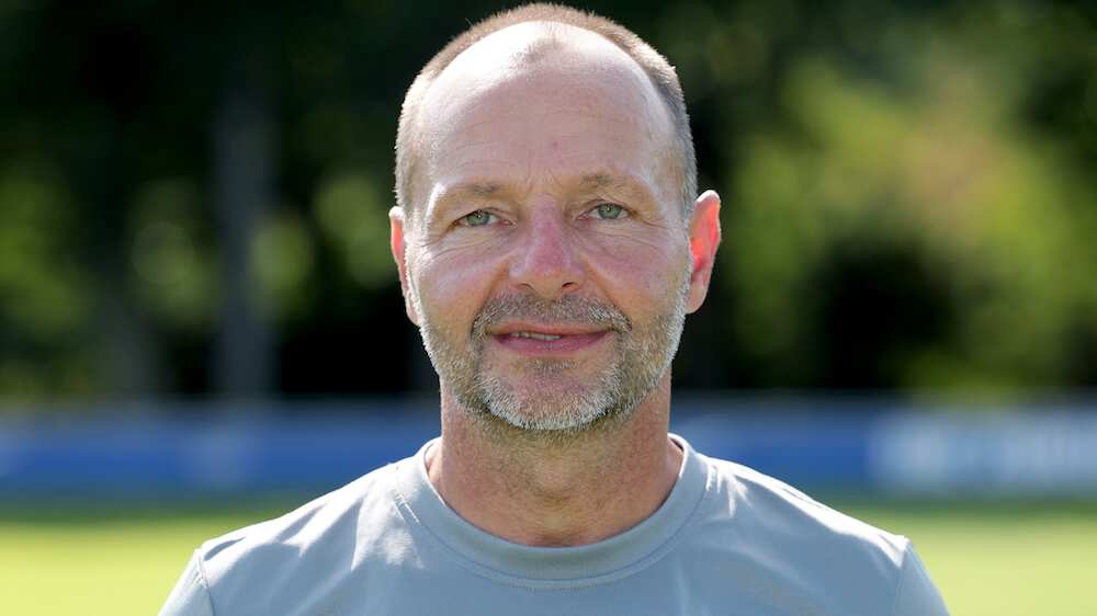 Hertha Berlín despide a entrenador de porteros Zsolt Petry por comentarios homofóbicos