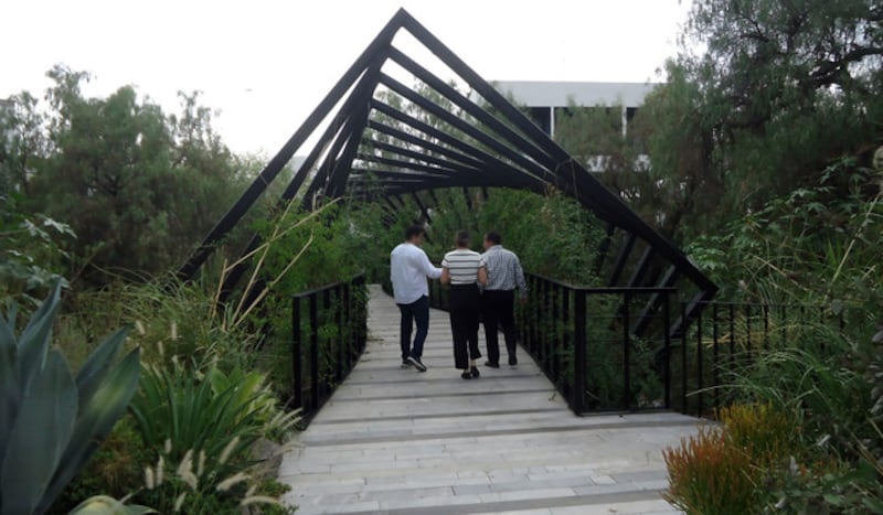 Clausuran construcción de puente
