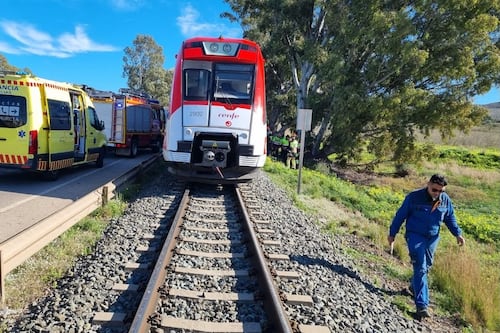 Choque de tren con grúa en Cartagena deja al menos dos heridos; esto es lo que se sabe