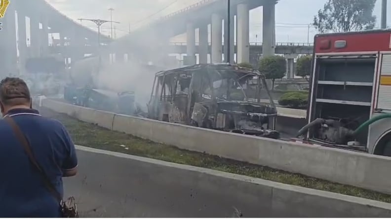 “Equipos de bomberos, ERUM y Protección Civil acudieron de inmediato al lugar para controlar el incendio