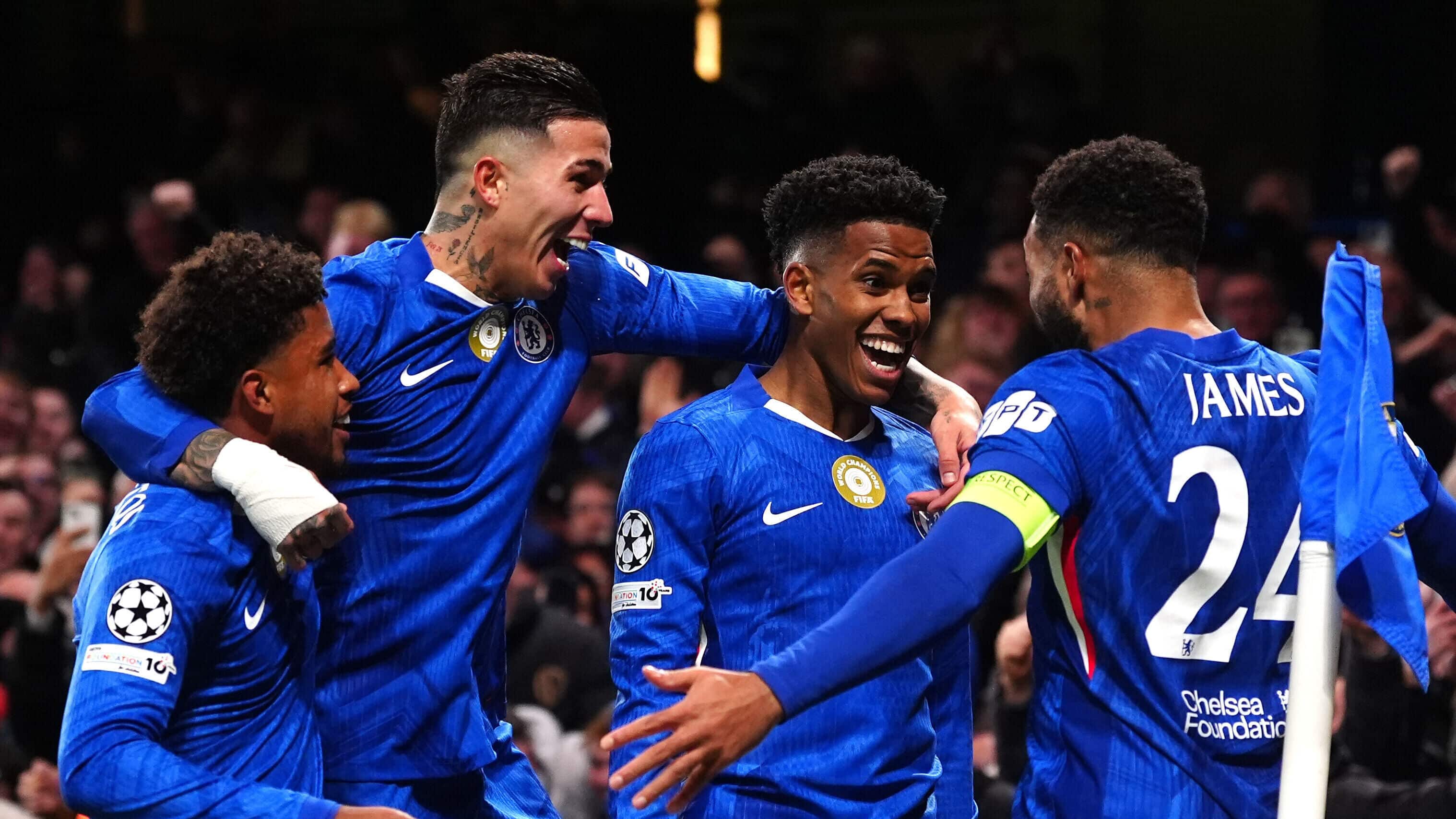 Estevao marca con el Chelsea en Champions League