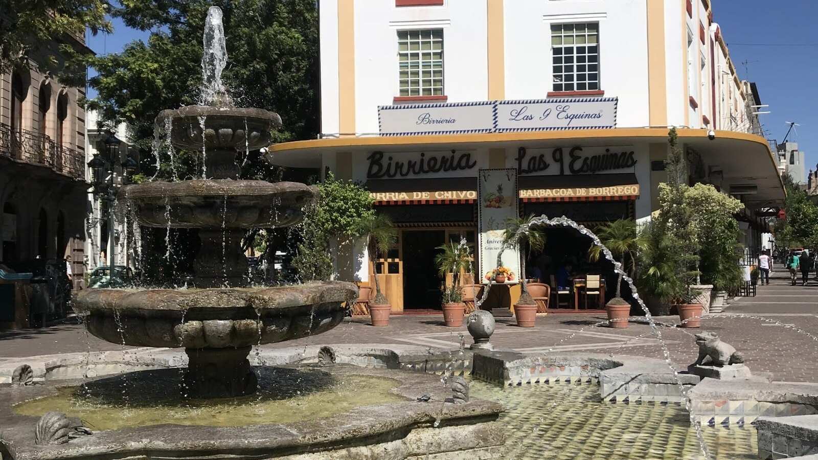 Restaurantes disminuyen uso de apps para vender comida. Foto: Dreamstime.