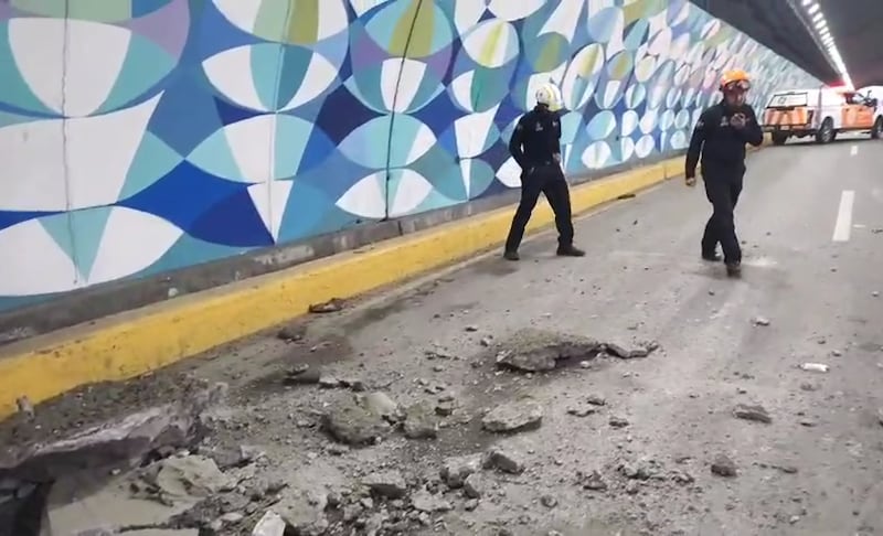 La caída ocurrió en el carril de San Pedro a Monterrey.
