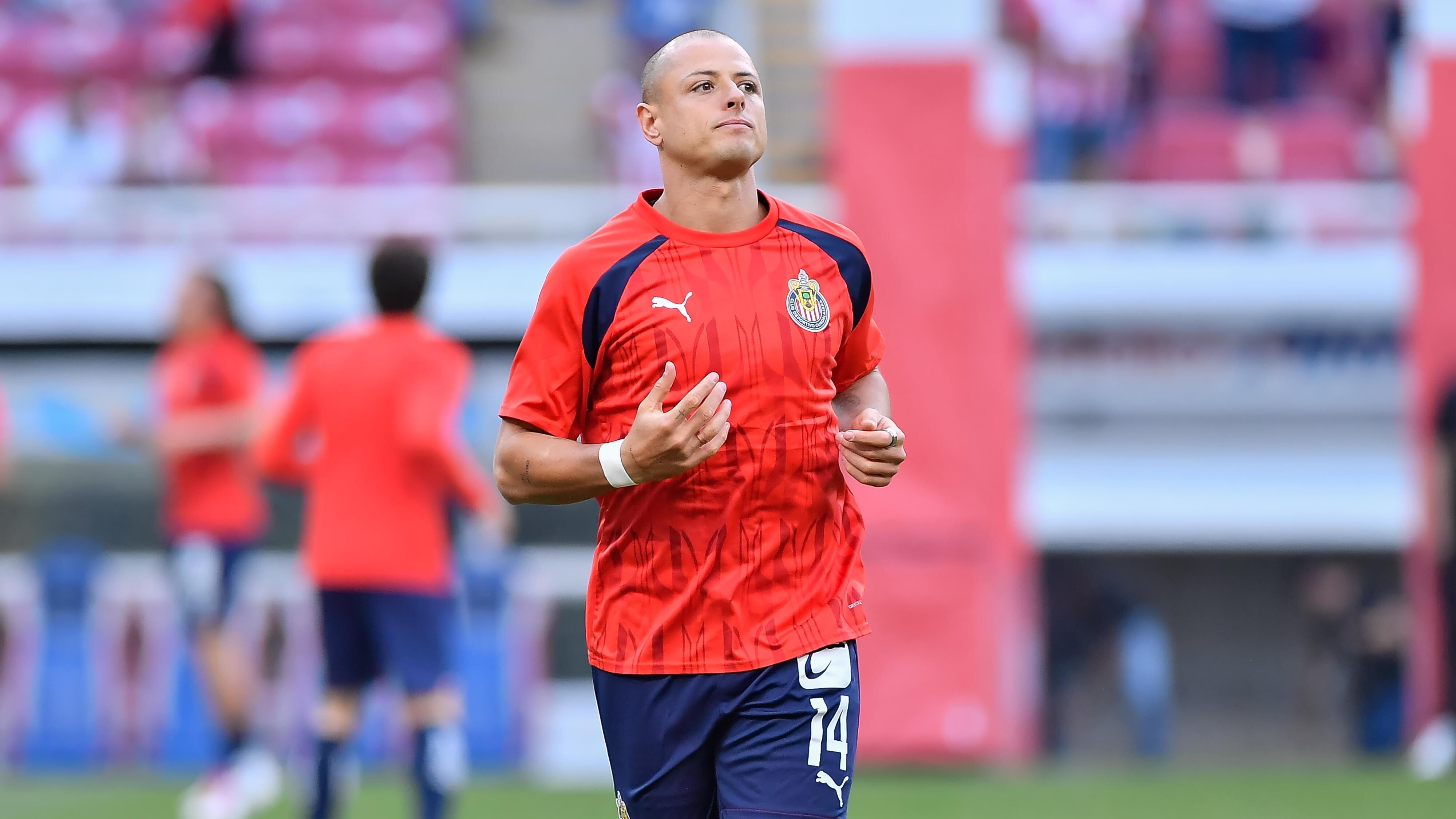 Chicharito Hernández debutó con Chivas en el duelo ante Pumas.