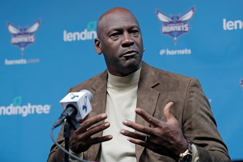 Jordan completa la venta de los Hornets