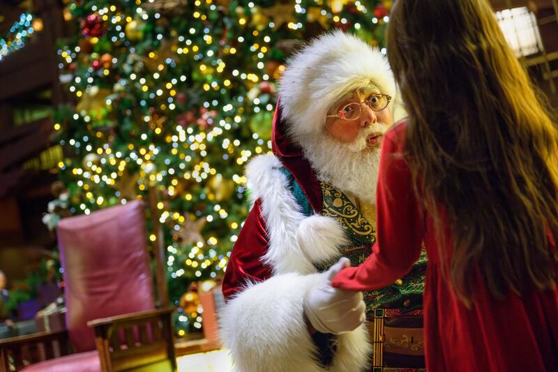 La sede en California ha revelado su mágica guía de entretenimiento para estas fiestas, llena de experiencias únicas e imperdibles