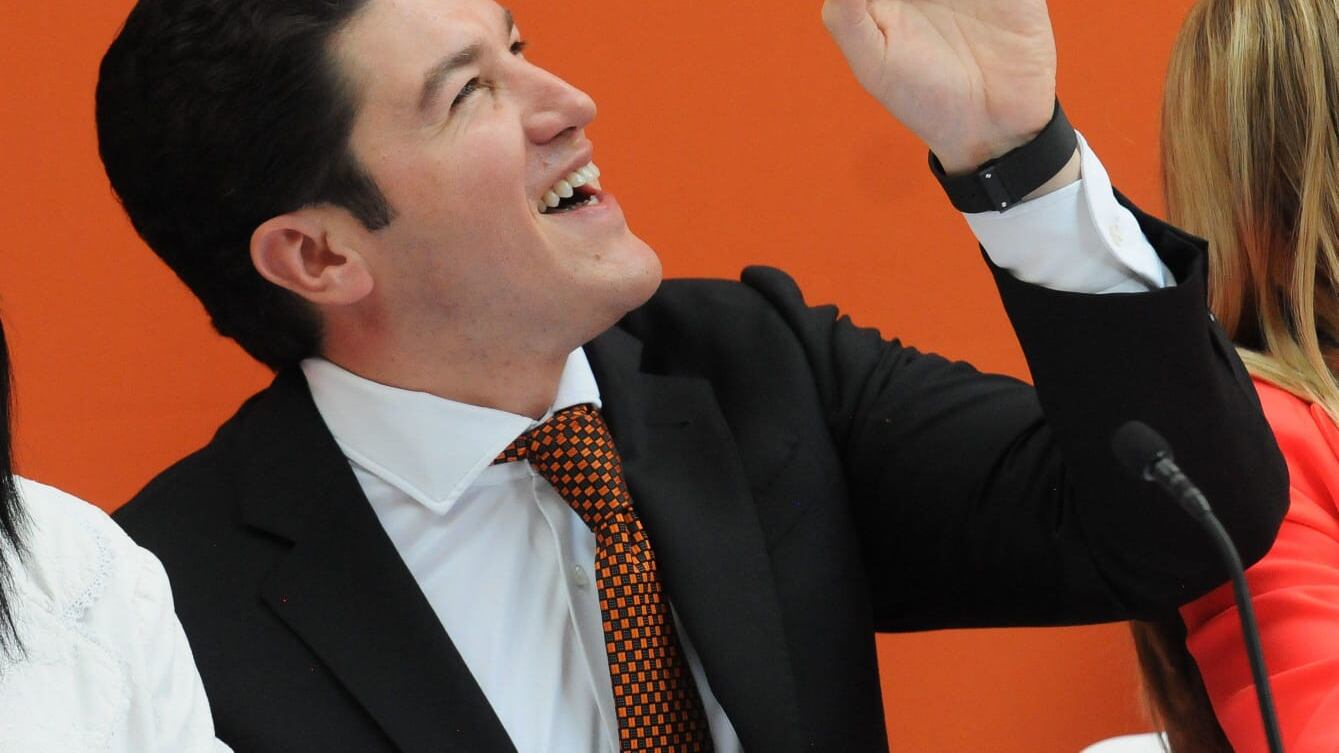 El mandatario estatal tuvo una mañana de lunes ocupada realizando una gira de medios.